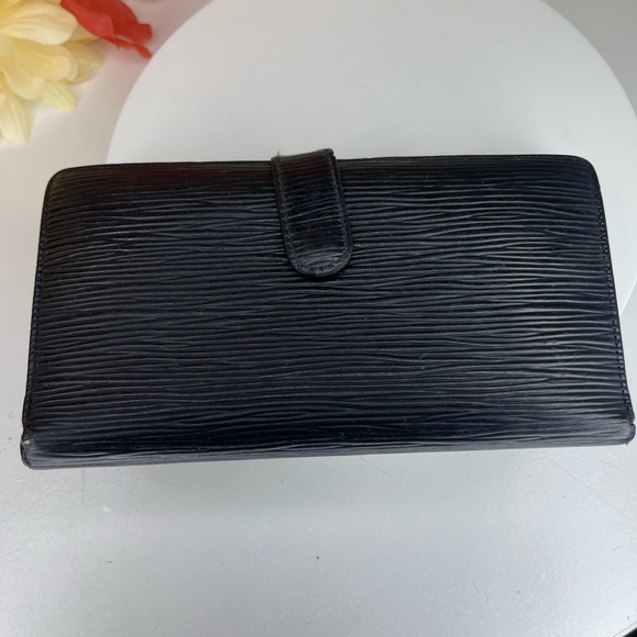 Vintage Black Epi Leather Louis Vuitton long Kiss snap Wallet - Picture 12 of 15